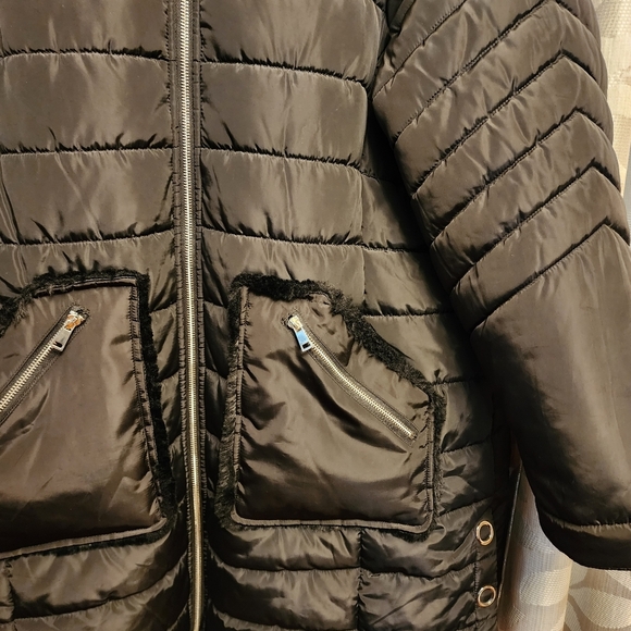 Black Puffer Winter Coat With Fur Hood Size 16-18 - Picture 4 of 12